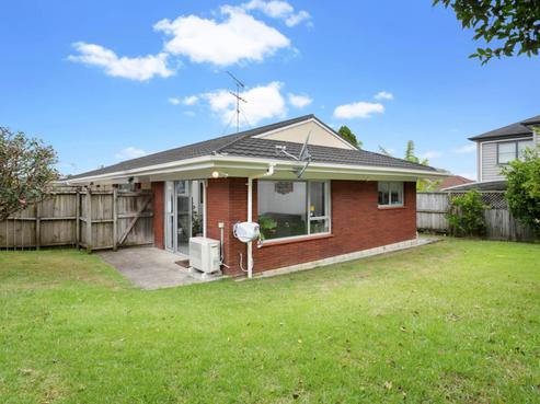 2/8 Stamford Park Road, Mount Roskill