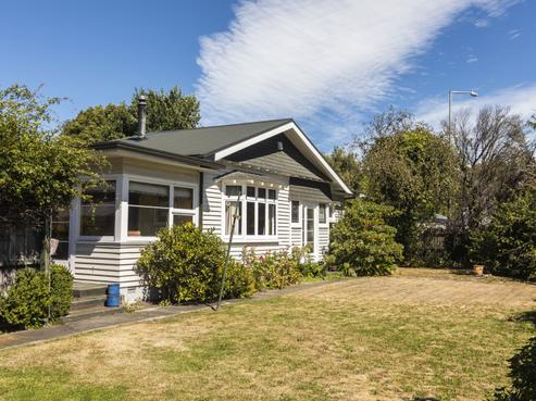 2 Courtenay Street, Saint Albans