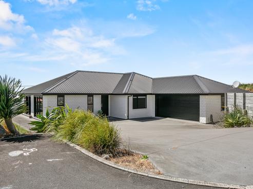 3F Honeyfield Drive, Whalers Gate