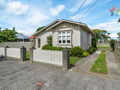 8 Roxburgh Grove, Petone