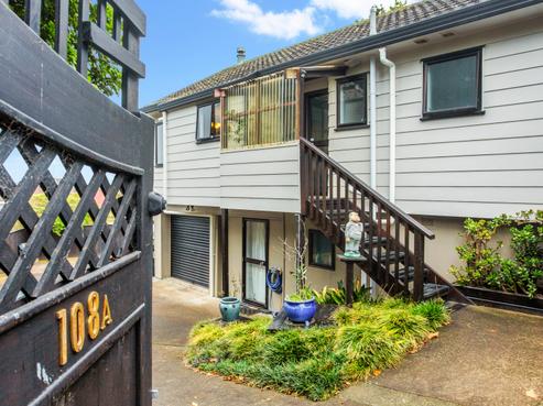 1/108 Bradbury Road, Botany Downs