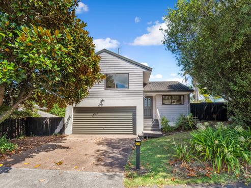 42A Lexington Drive, Botany Downs