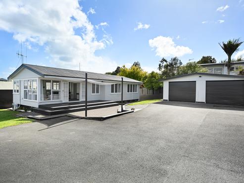 142 Tuhikaramea Road, Dinsdale