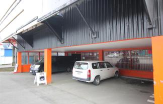 Prime Location Showroom Retail