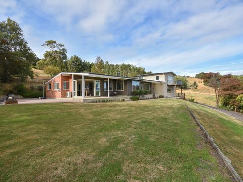 5 Main South Road, East Taieri