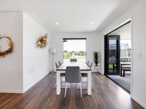 7 Hyatt Close, Leamington