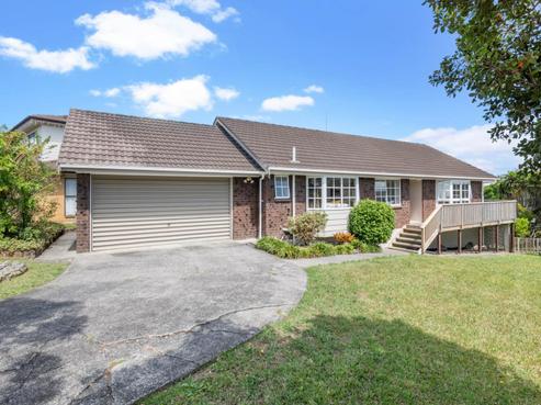 8 Majesty Place, Half Moon Bay