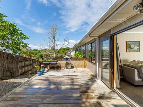 17 Jenanne Place, Totara Vale
