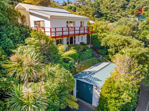 32 Waitohu Road, York Bay