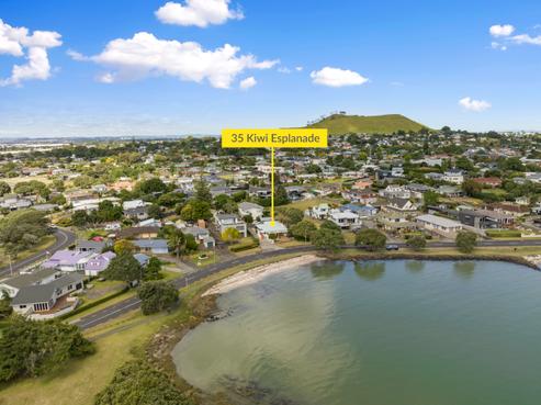 35 Kiwi Esplanade, Mangere Bridge
