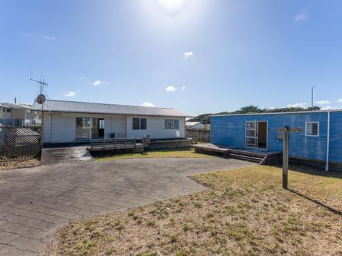 14 Scott Avenue, Otaki Beach