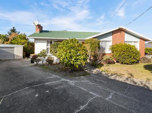 4 Balmoral Street, Marchwiel