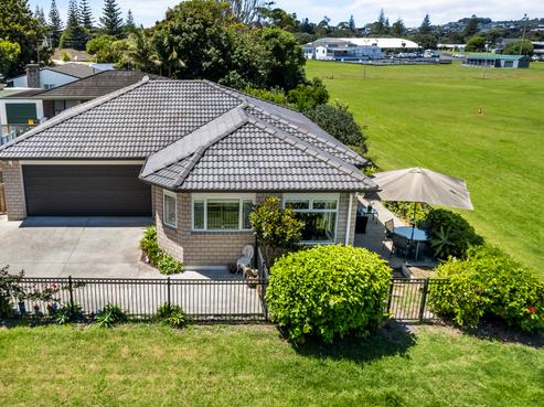 18A Centreway Road, Orewa