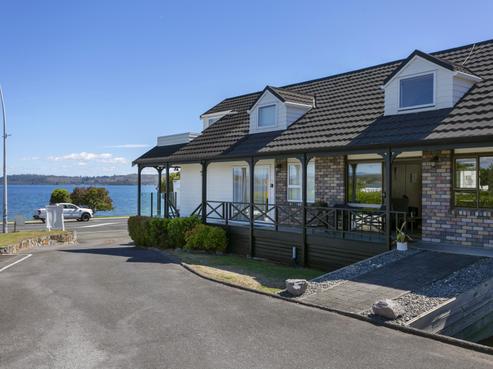 2/116 Lake Terrace, Taupo