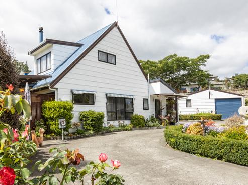 58 James Cook Street, Havelock North