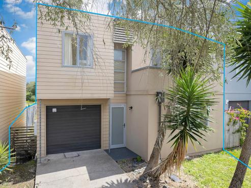 8 Albionvale Road, Glen Eden