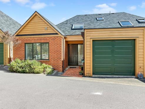 63 Futuna Close, Karori