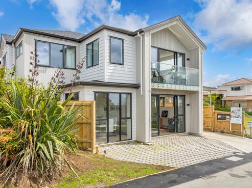 744 East Coast Road, Pinehill