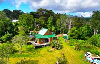 416 Pinehill Road, Omapere