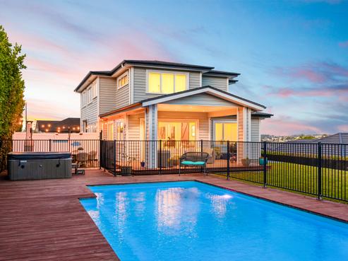 2 Tirohanga Crescent, Stanmore Bay