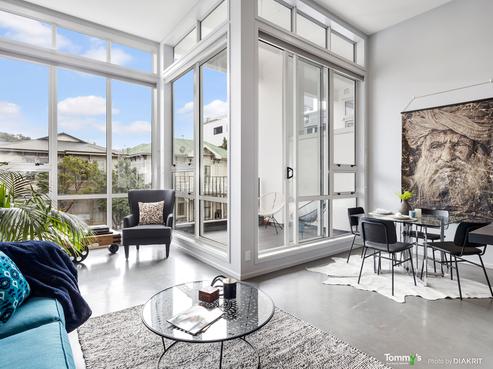 104/107 Thorndon Quay, Thorndon
