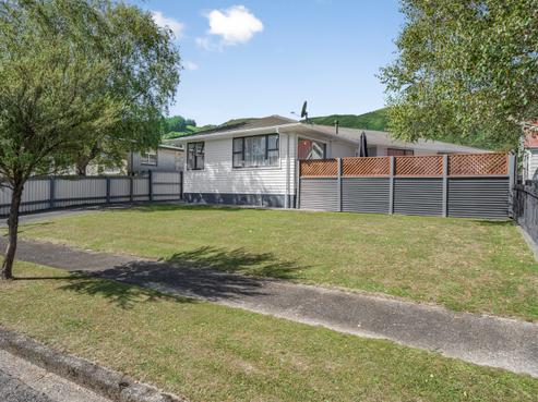 11 Dewsbury Grove, Wainuiomata