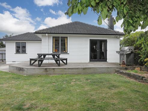 12 Pharazyn Street, Feilding