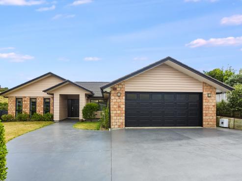 14A Kaimai Place, Aotea