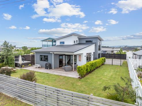 15 Puroto Place, One Tree Point