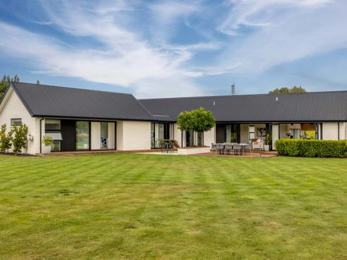 5 Evergreen Drive, Woodend