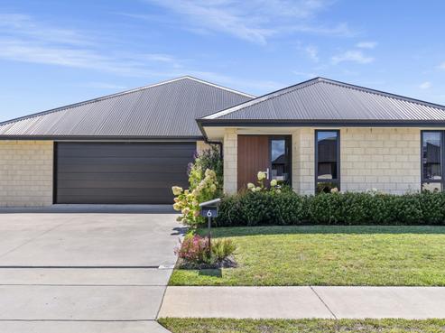 6 Karearea Drive, Coastlands