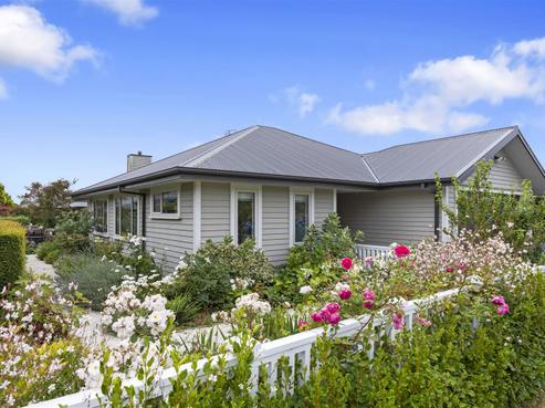 16 Hakatere Road, Pegasus