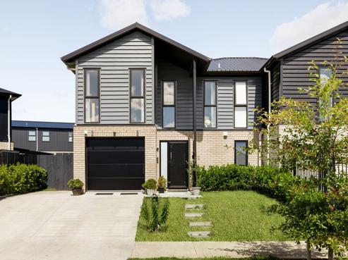 2/2 Mila Paige Close, Glenview