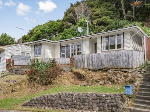 45 Bird Grove, Stokes Valley