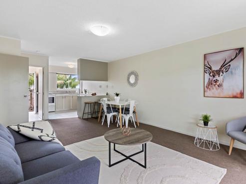 2/200 Chivalry Road, Glenfield
