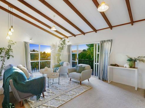 7 Napier Grove, Waikanae Beach
