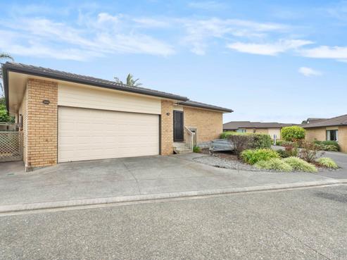 1/197 Royal Road, Massey