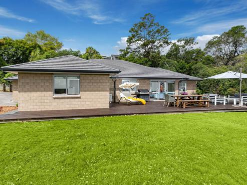 60 Upper Harbour Drive, Greenhithe