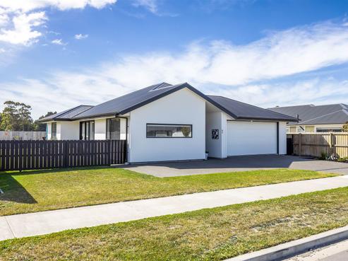 45 McQuillan Avenue, Woodend