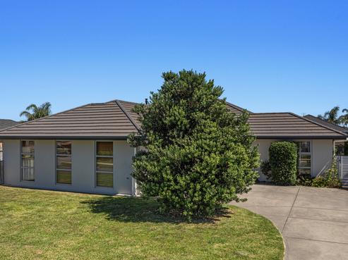 15 Dawn Parade, Coastlands