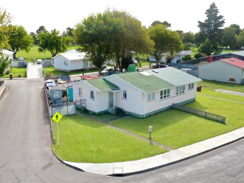 711 Kiwi Street, Camberley