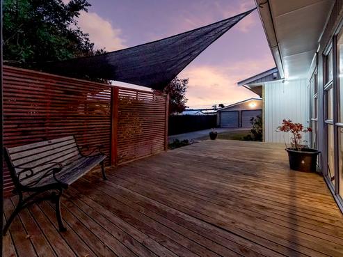 11 Bayswater Crescent, Bromley