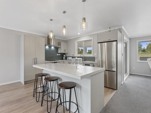 82 Willoughby Street, Halcombe