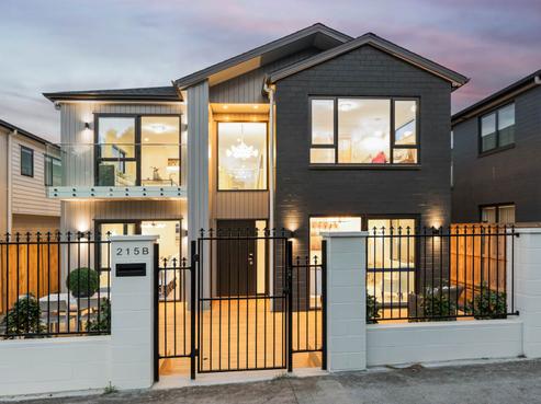 215B Murphys Road, Flat Bush