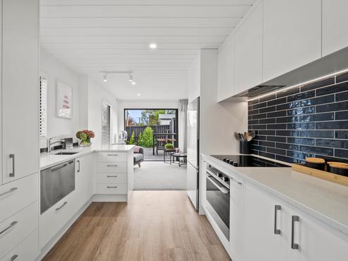 8A Champion Street, Edgeware