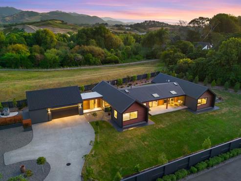 5 Bressay Way, Waikanae