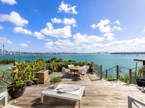 2/104 Stanley Point Road, Stanley Point
