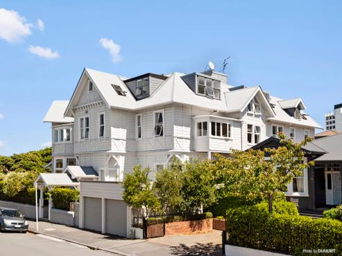 9/33 Hobson Street, Thorndon