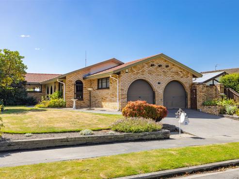 34 Karnak Crescent, Russley