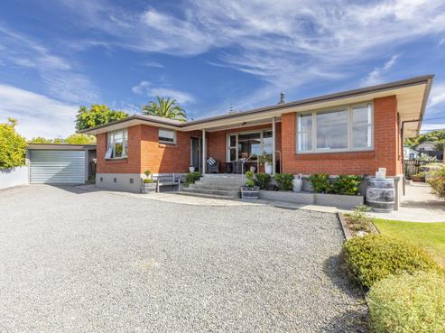 18 Domain Road, Waipawa